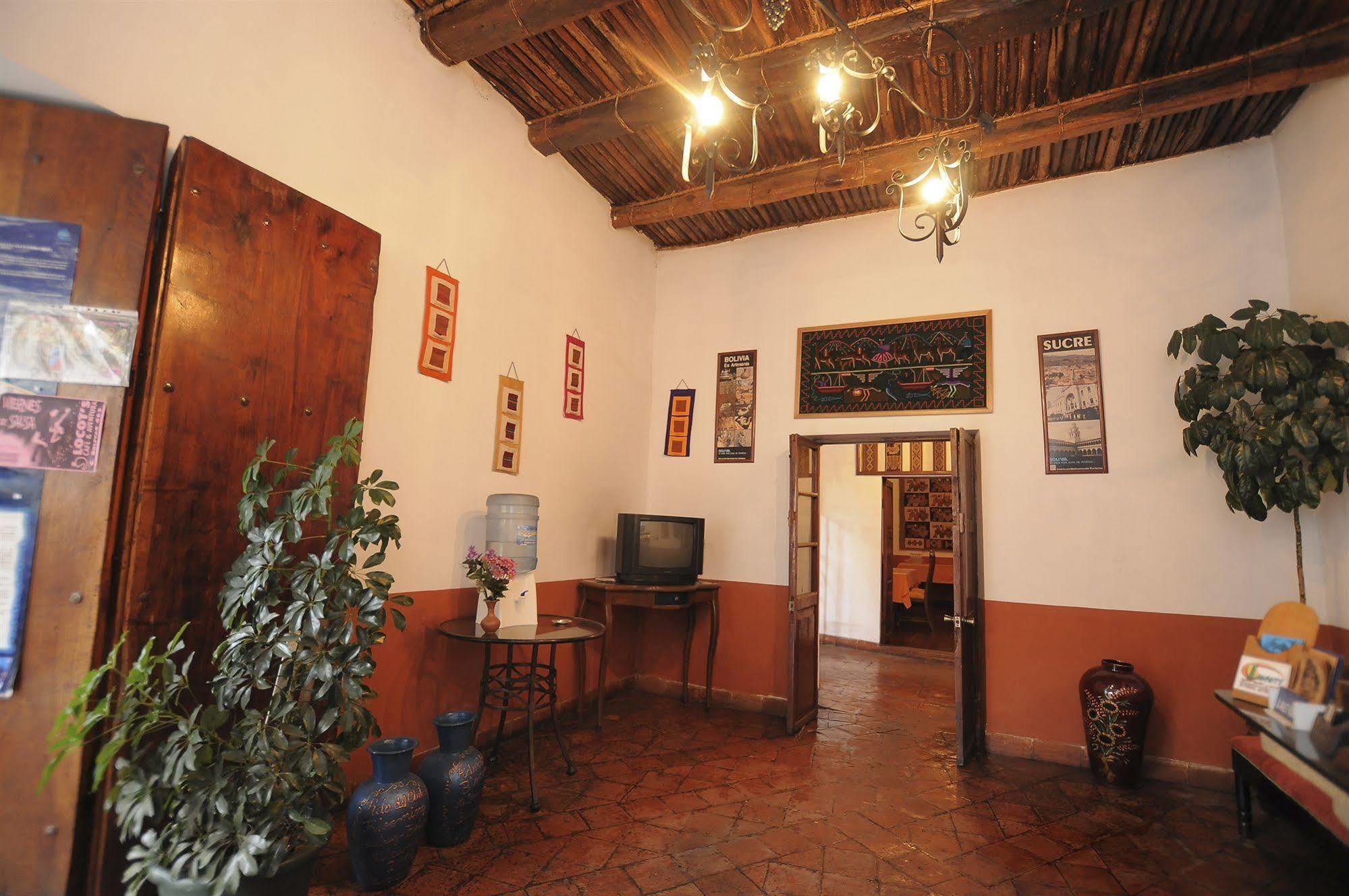 Hostal Recoleta Sur Sucre Exterior photo
